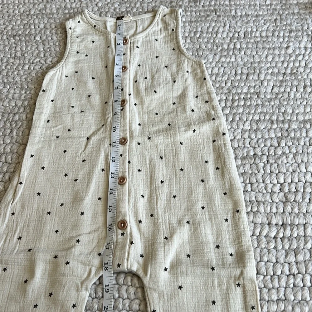 Quincy Mae Sleeveless Woven Button Jumpsuit cream with dark gray stars size 2-3y